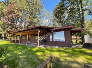 270 Eameshore Dr, Hope, ID 83836