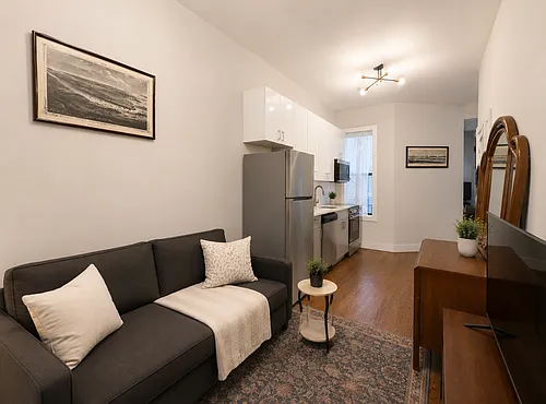 285 Cornelia St #1L Photo 1
