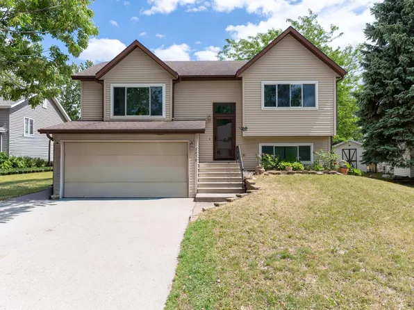 2858 26th Street Cir S, Moorhead, MN 56560