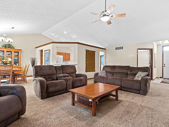 5th image of 261 Cedarbend Ct