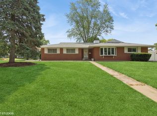 16 Old Post Rd, Montgomery, IL 60538