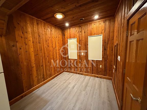 4th image of 516 Locust St
