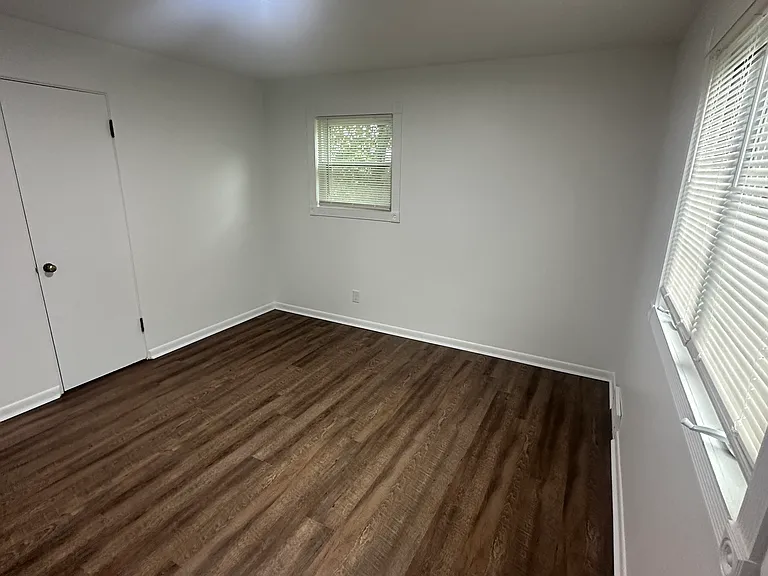726 Rodney St — Photo 6