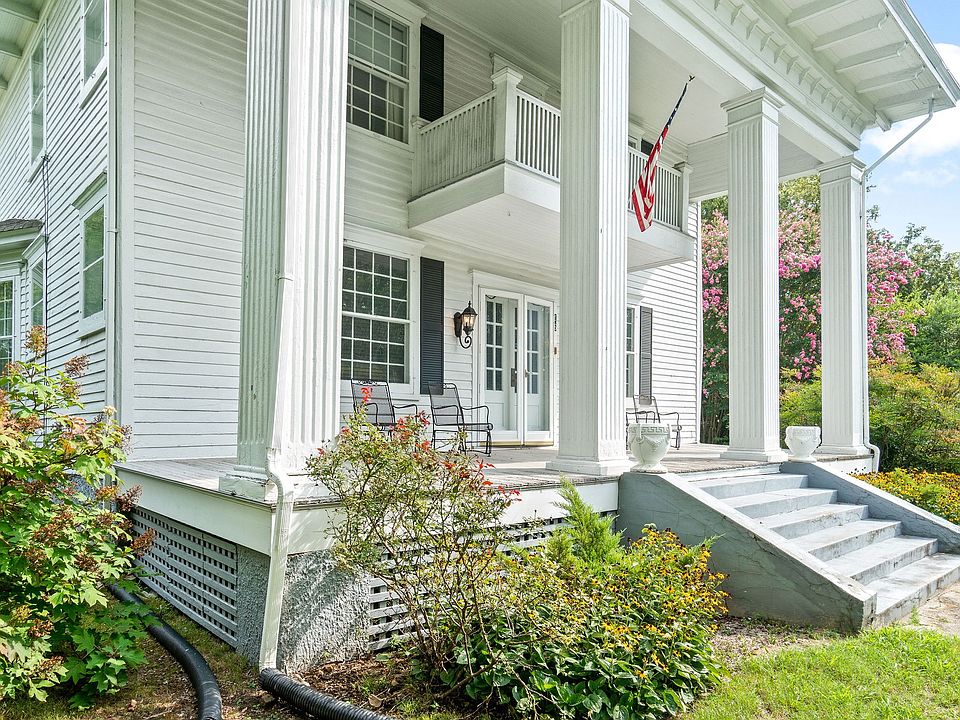 16 College St, Erin, TN 37061 MLS 2444107 Zillow