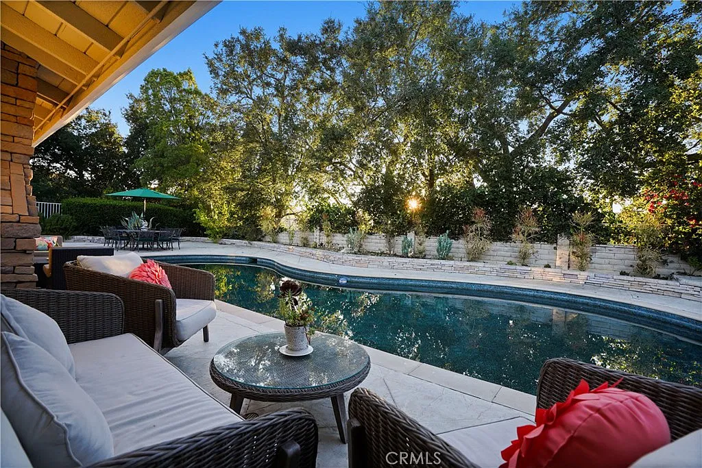 4 bed, 2514 sqft, $7,500 — Photo 4