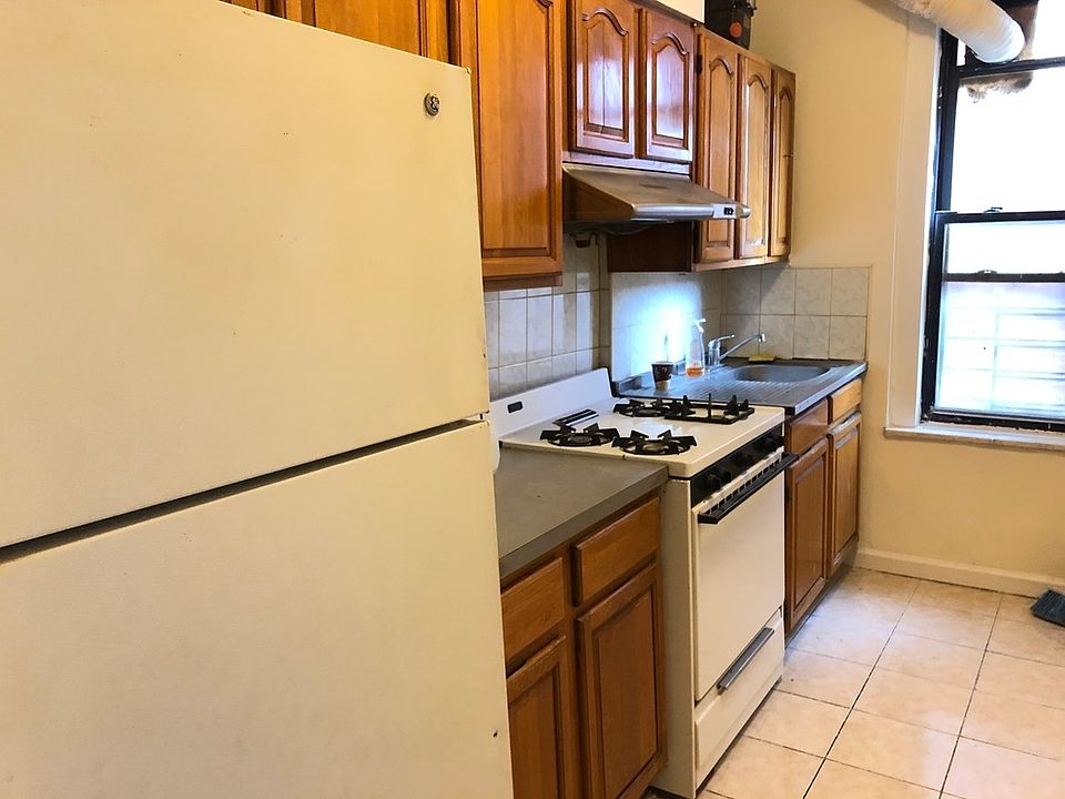 1st image of 134-04 35th Ave #3