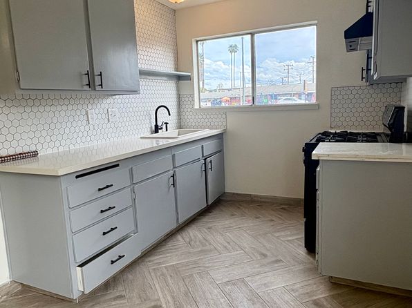 1951 N Ventura Rd APT A