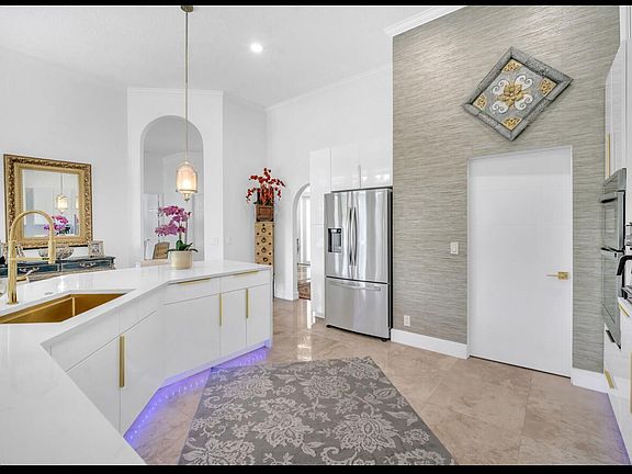 2nd image of 10851 Japonica Ct