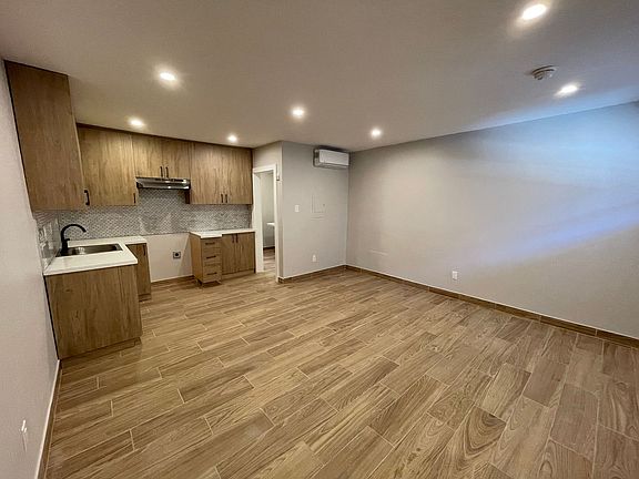 2nd image of 20301 Cohasset St APT 9