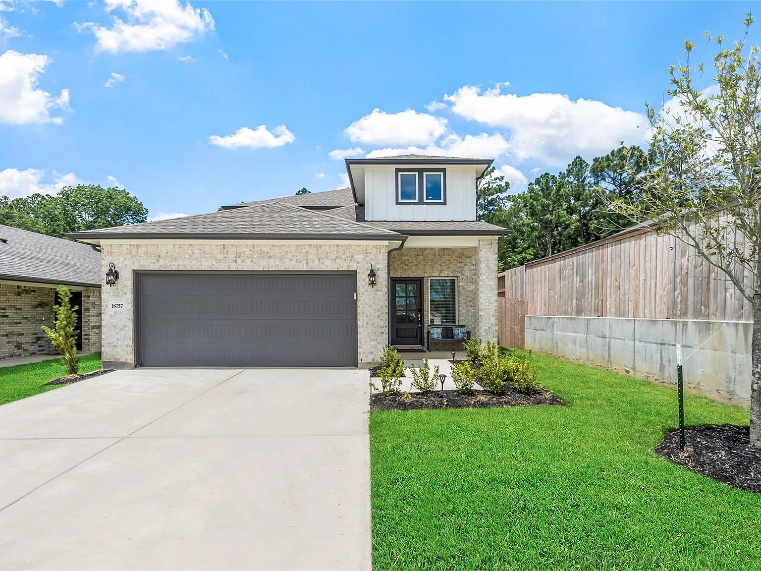 4 bed, 2.5 bath, 1986 sqft, $2,200 — Photo 3