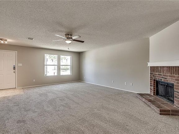 5th image of 2617 Lake Meadow Dr