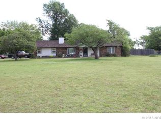 8044 E Green Country Dr, Claremore, OK 74019