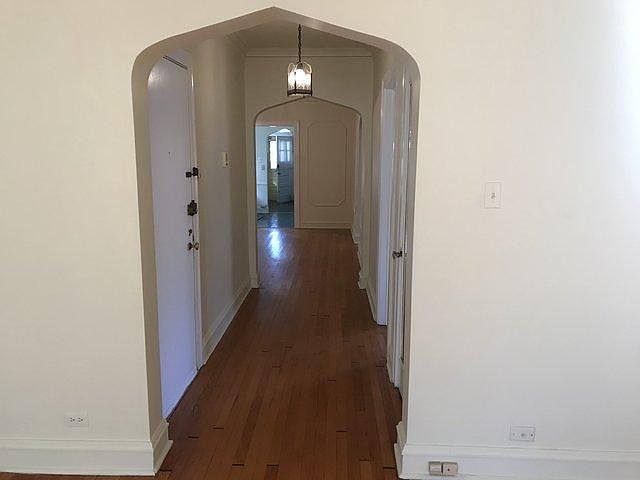 1st image of 6038 N Fairfield Ave APT 3W