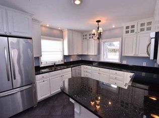 611 68th Pl, Kenosha, WI 53143