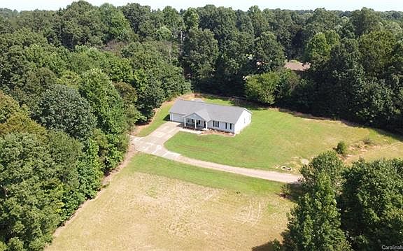 4th image of 190 Oak Haven Dr