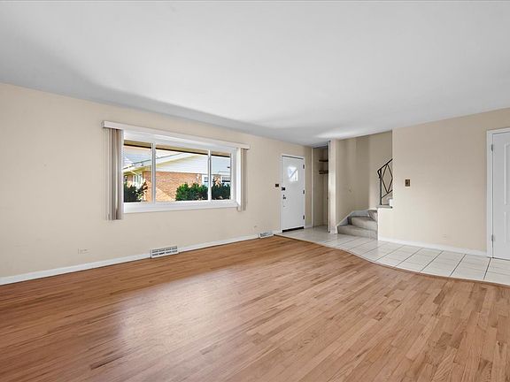 3rd image of 8713 N National Ave
