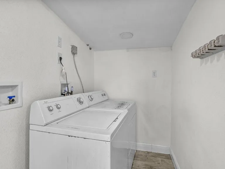 405 Poinciana Cir #1 — Photo 13