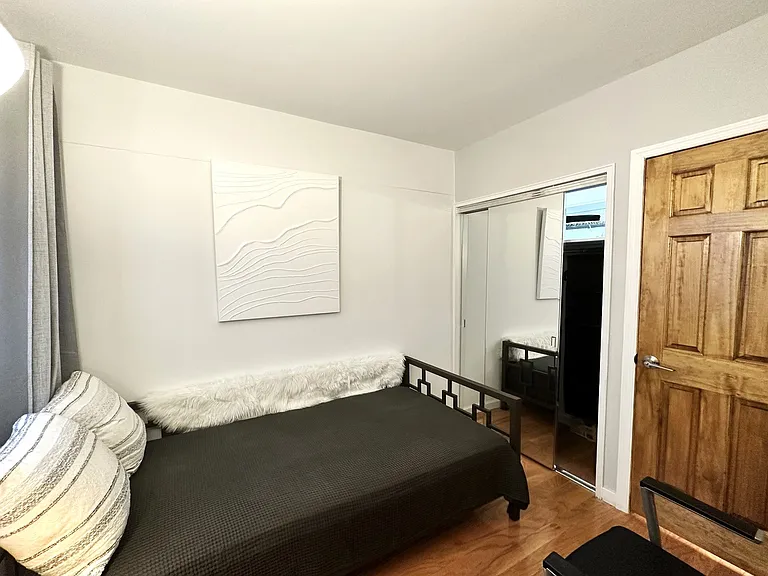 210 E 47th St #8SB — Photo 13