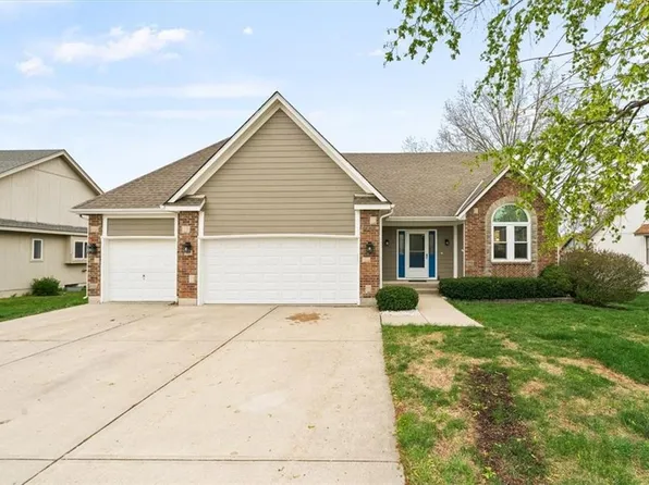 3509 SW Windsong Dr, Lees Summit, MO 64082