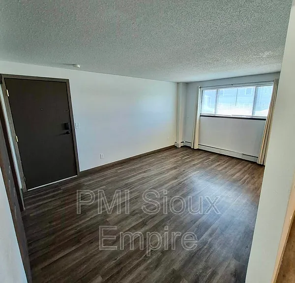 404 E 4th St #2 — Photo 10