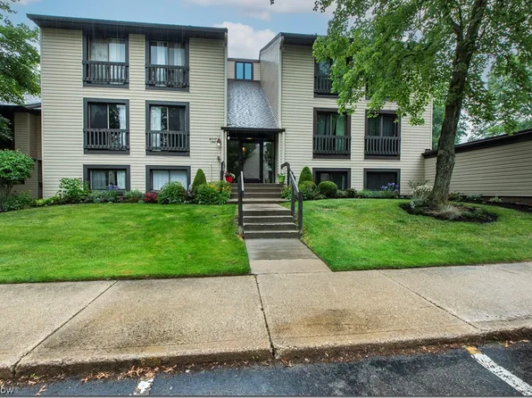 6340 Greenwood Pkwy APT 404, Northfield, OH 44067