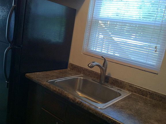 2nd image of 1530 Live Oak Dr APT 3C