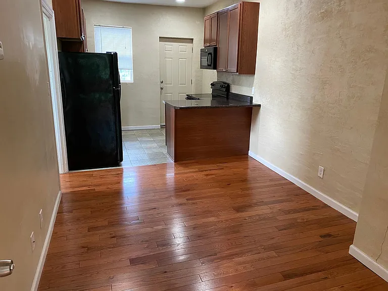 4467 Castleman Ave #WEST — Photo 5