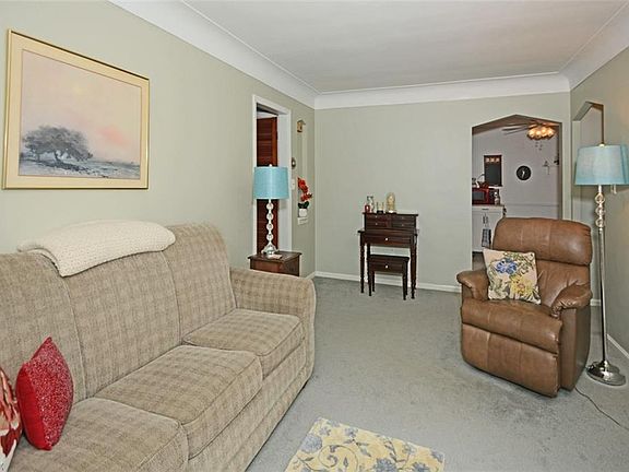 5th image of 7073 Beresford Ave