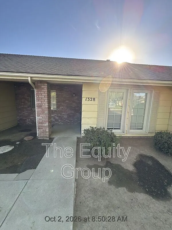 2 bed, 1.0 bath, 950 sqft, $1,450 — Photo 2