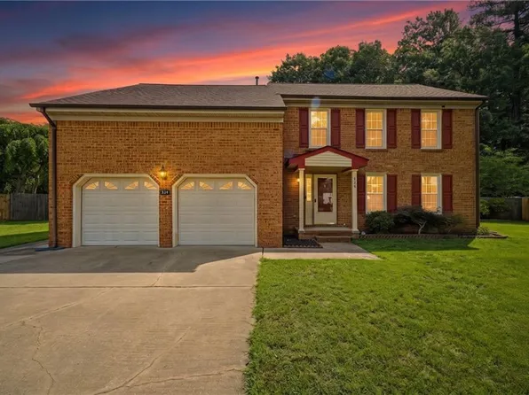 517 Three Oaks Dr, Chesapeake, VA 23320