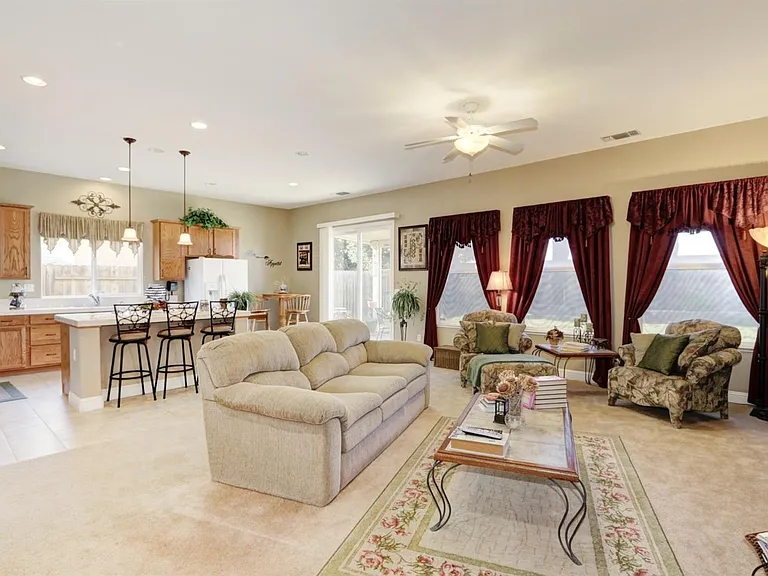 11733 Corino Way — Photo 12