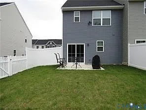 3 bed, 3.0 bath, $2,400 — Photo 3