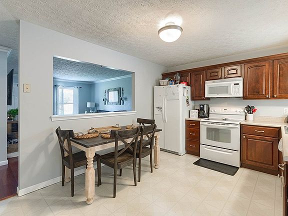 5th image of 3448 Old Mill Ln