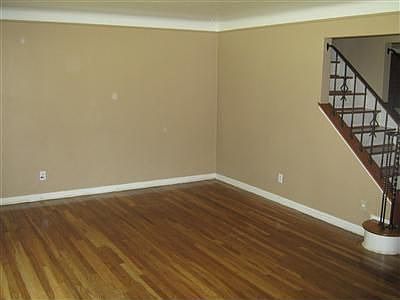 3rd image of 270 E 262nd St