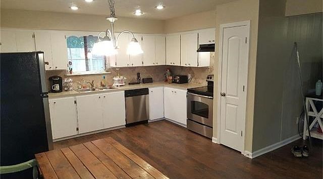 1st image of 18218 Center St