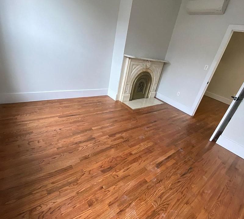 2nd image of 540 Willoughby Ave APT 2