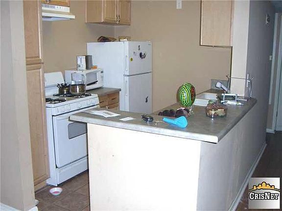 4th image of 18620 Hatteras St Unit 165