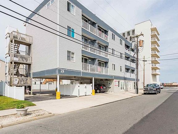 4th image of 23 38th St APT 305