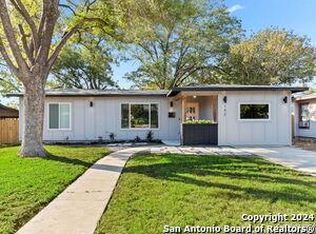 742 Edgebrook Ln, San Antonio, TX 78213