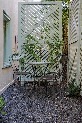 2931 Saint Charles Ave — Photo 15