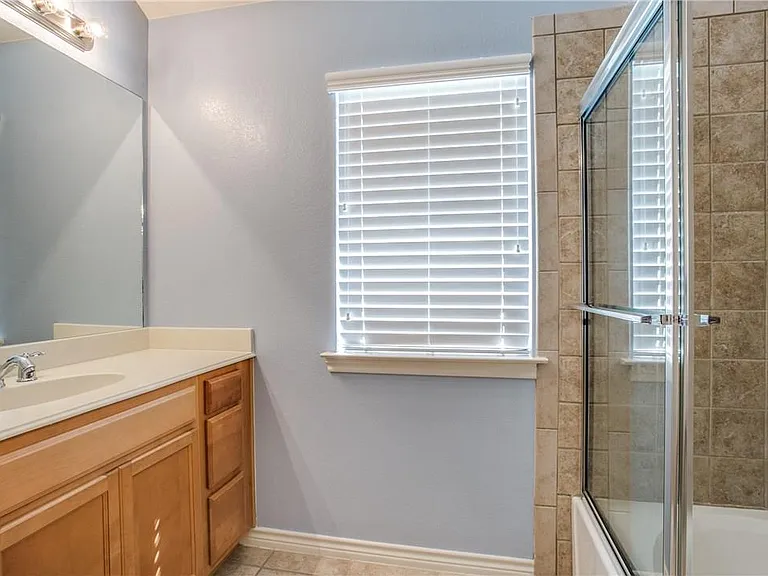 2415 Stutz Dr #D — Photo 13