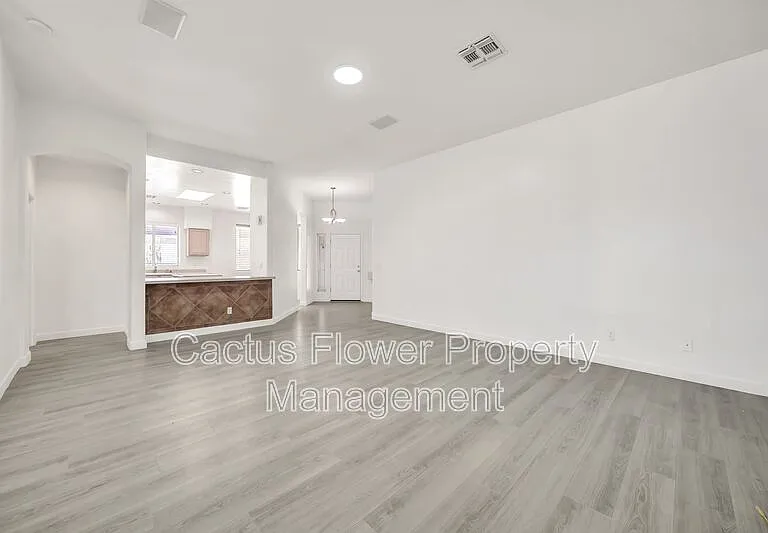 20276 N 64th Ave — Photo 8