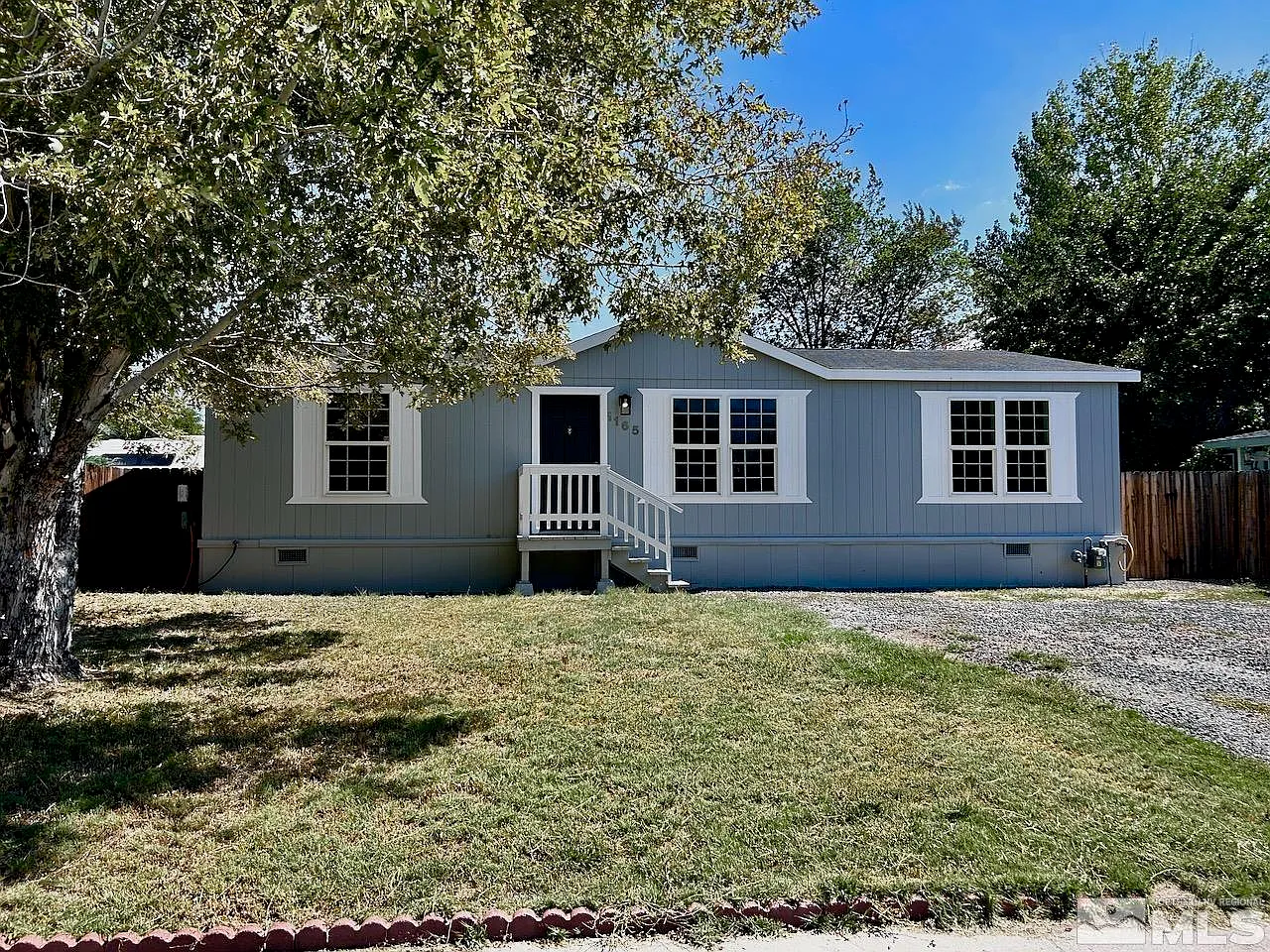 1165 Parkland Ave photo 1