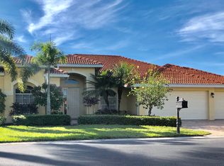 5016 Old Pond Dr, Naples, FL 34104
