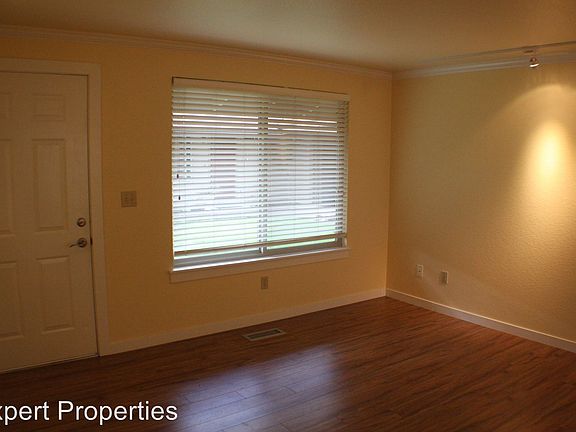 4th image of 300 Shafer Ln APT J3