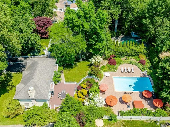 62 Old Tappan Road, Glen Cove, NY 11542
