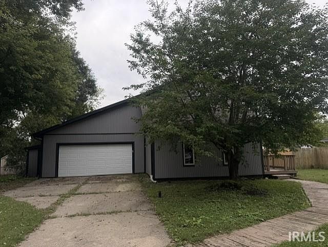 1st image of 520 Downey Ave