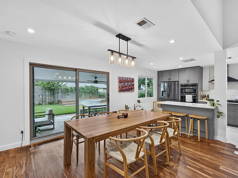7803 Woodcroft Dr — Photo 5