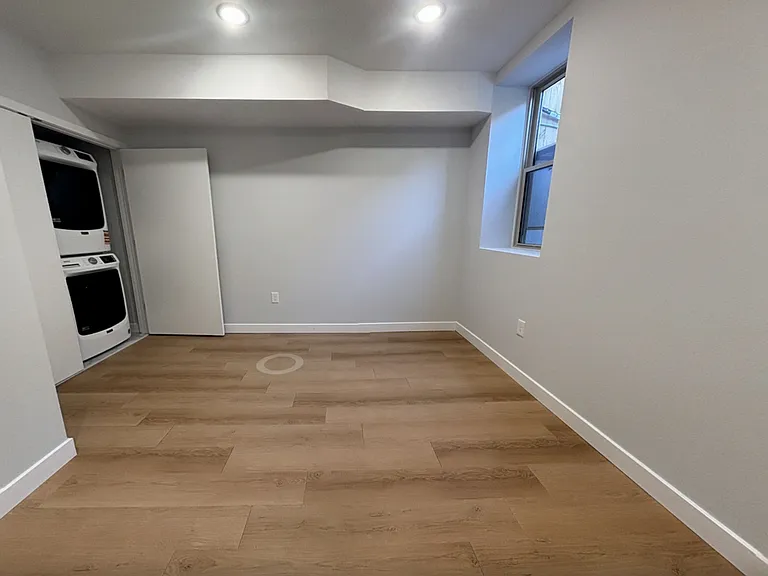4217 Mantua Ave — Photo 12