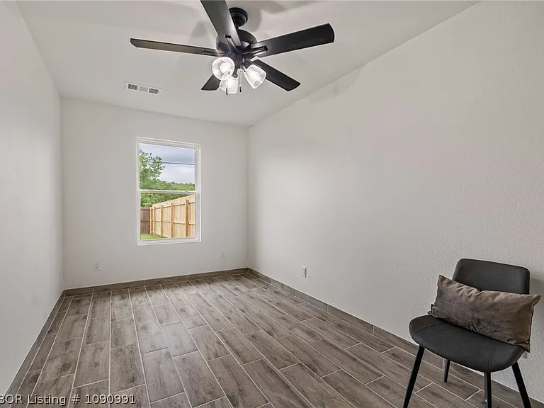 10415 A & B Preston Ct — Photo 18